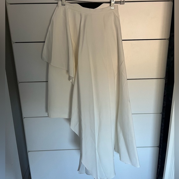 Asymmetrical waterfall skirt - Picture 9 of 10